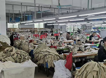 What can Zihong Clothing offer for you?