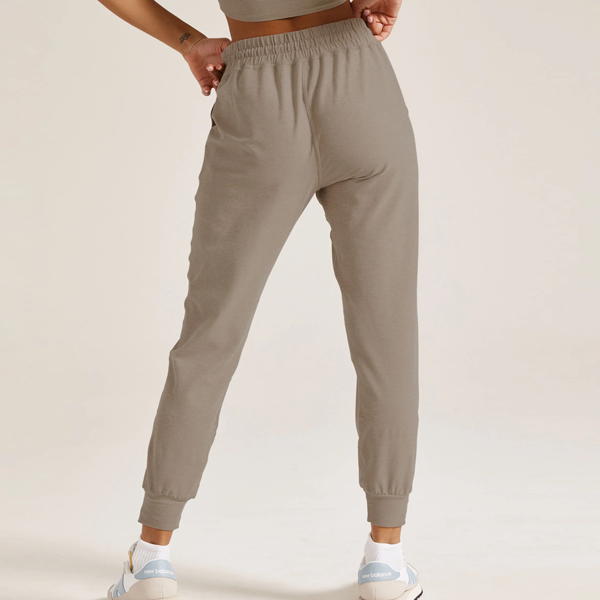 Vital women trainging joggers khaki