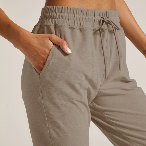 Vital women trainging joggers khaki